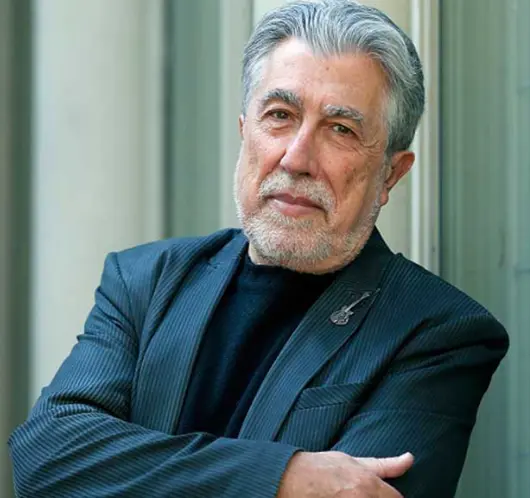 Jordi Sierra i Fabra autor de ms de 500 libros y Premio Nacional de Literatura Infantil y Juvenil firma esta obra en el momento exacto